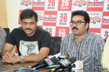 Loukyam Movie Press Meet